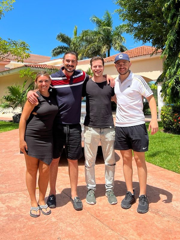 Leila Fittipaldi con Teo y Tino